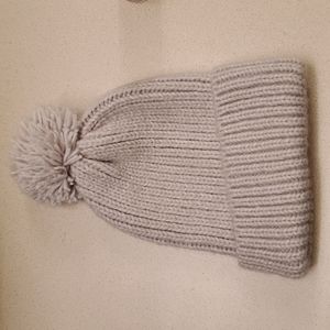American Eagle Knit Pom Beanie